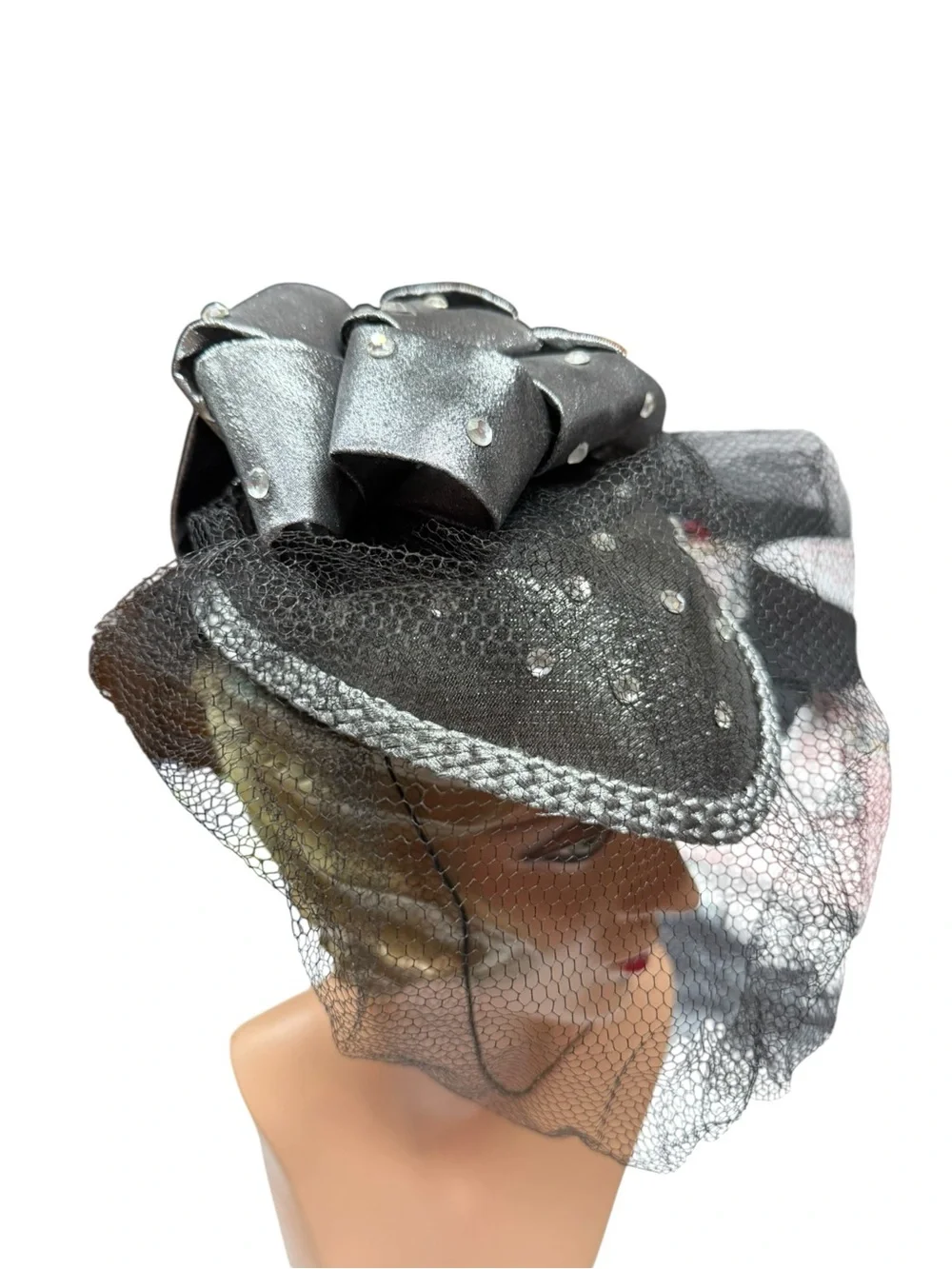 Eric Javits Silver White Gemmed Metallic Bow Veiled Cocktail Hat - Picture 1 of 12
